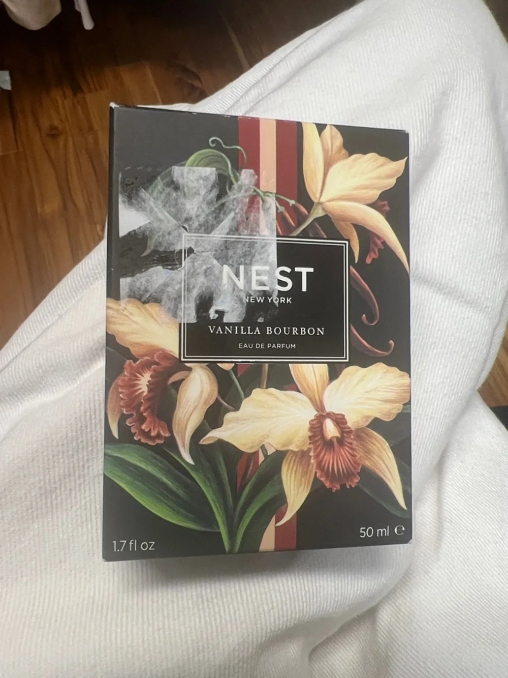 NEST Fragrances Vanilla Bourbon Bottle with Yellow Orchid Artwork - Picture 1 of 2